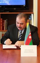 Підписання договору з Азербайджаном